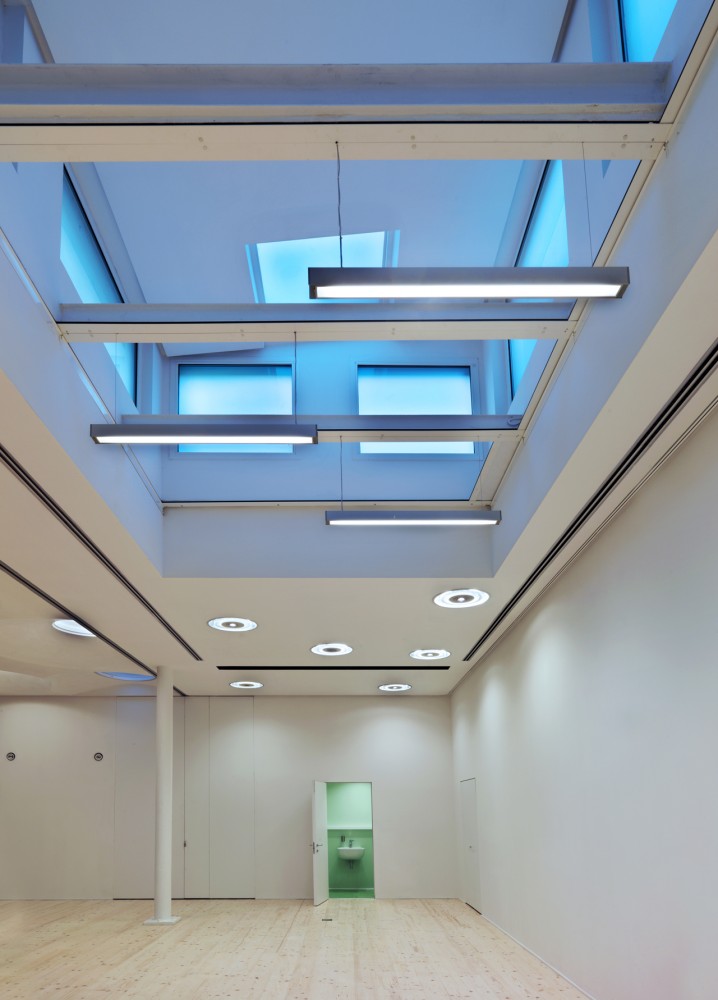 Zona K / Pietro Bagnoli + Franco Taglibue (ifdesign)