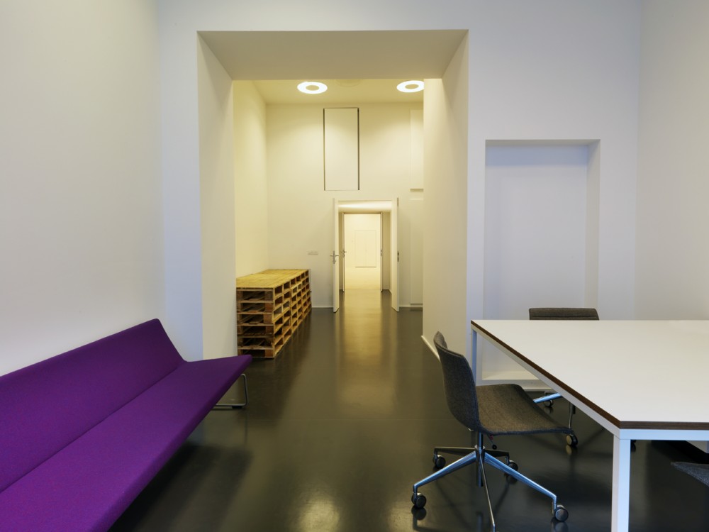 Zona K / Pietro Bagnoli + Franco Taglibue (ifdesign)