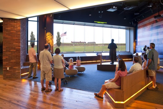 Fort McHenry National Monument and Historic Shrine Visitor and Education Center / GWWO Architects (6)