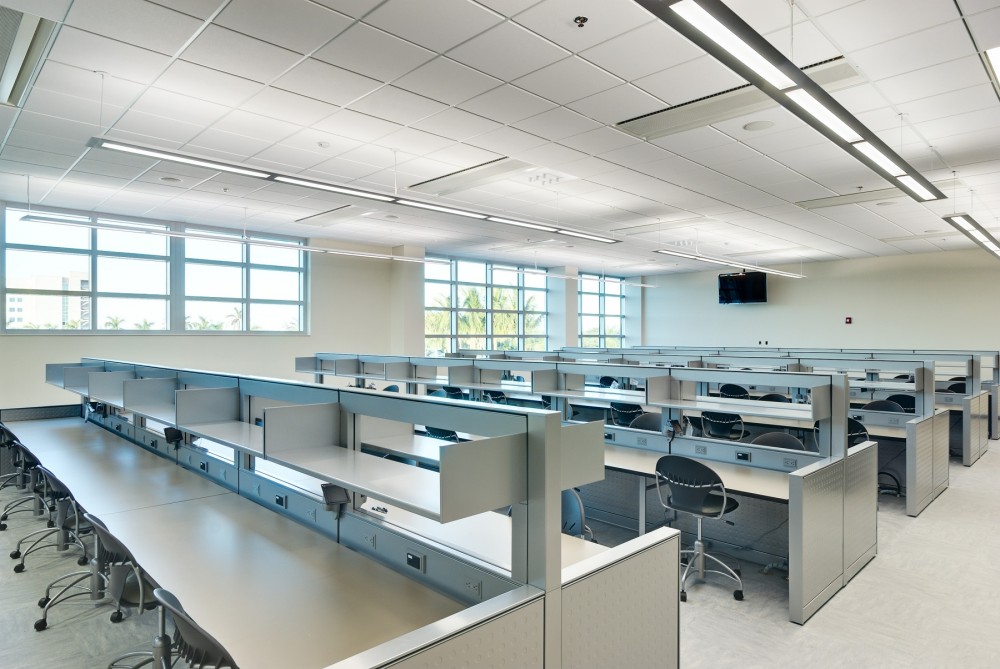 FAU College of Computer Science and Engineering Building / Leo A Daly