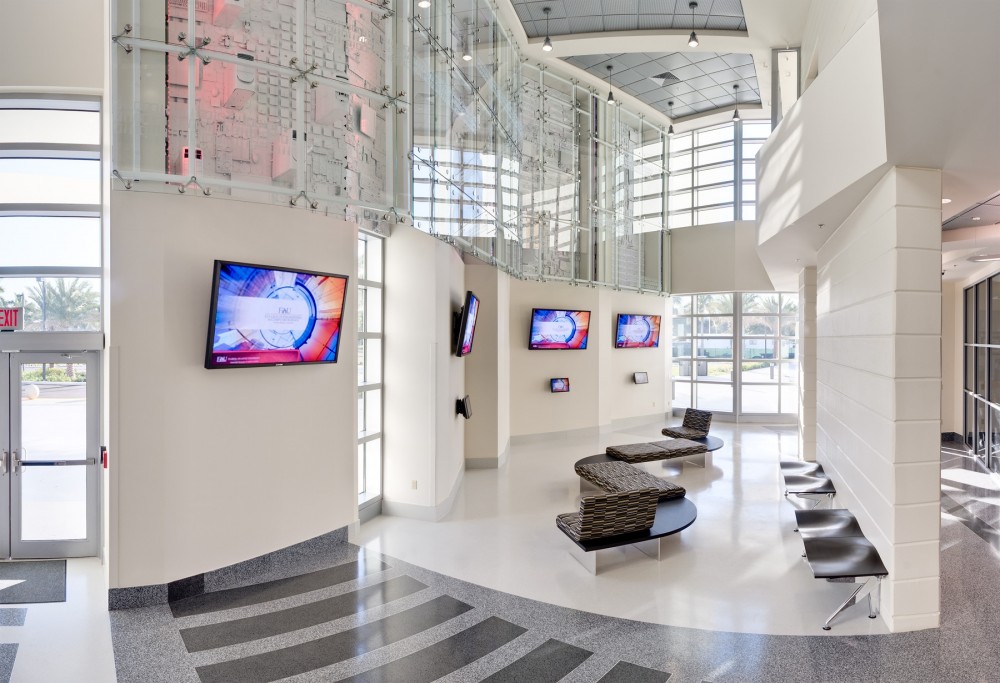 FAU College of Computer Science and Engineering Building / Leo A Daly