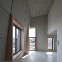 Cheval Noir Housing with Artist's Studios / L'Escaut + Atelier Gigogne  (22) © Marc Detiffe