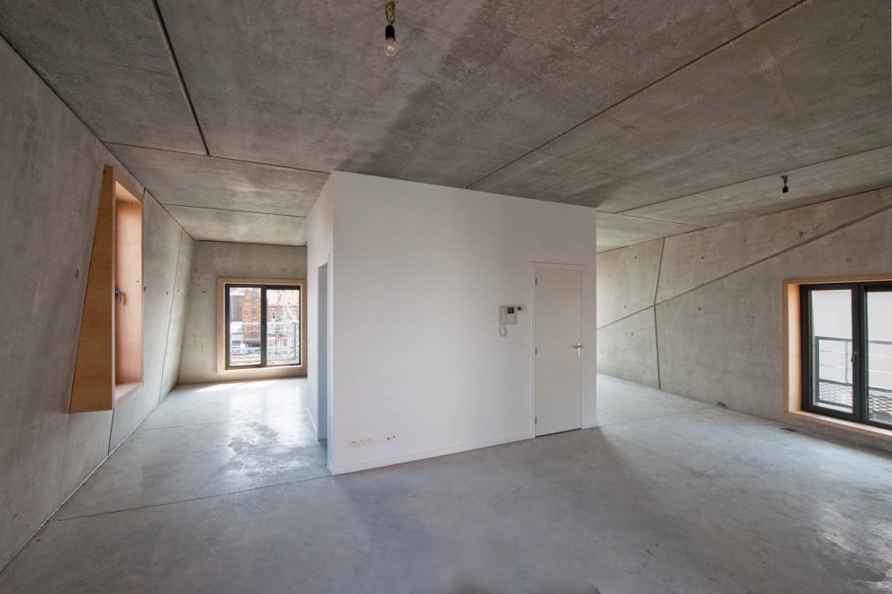 Cheval Noir Housing with Artist’s Studios / L’Escaut + Atelier Gigogne