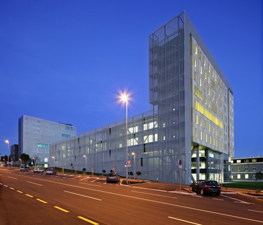 Faculty of Humanities and Social Sciences + Faculty of Teacher Education / Hildegard Auf–Franić, Tin Sven Franić, Vanja Rister (18)