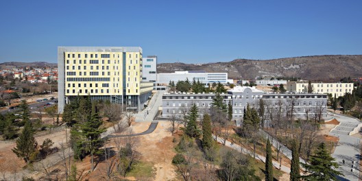 Faculty of Humanities and Social Sciences + Faculty of Teacher Education / Hildegard Auf–Franić, Tin Sven Franić, Vanja Rister (11)