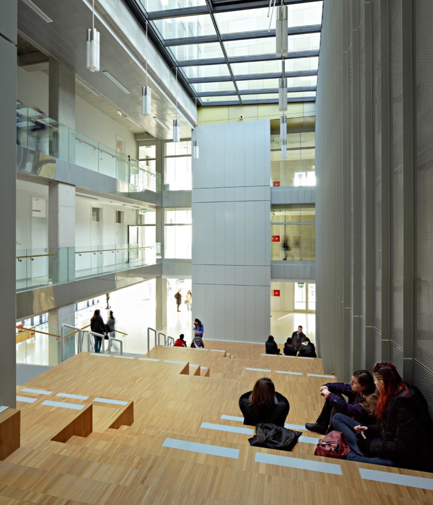 Faculty of Humanities and Social Sciences + Faculty of Teacher Education / Hildegard Auf–Franić, Tin Sven Franić, Vanja Rister