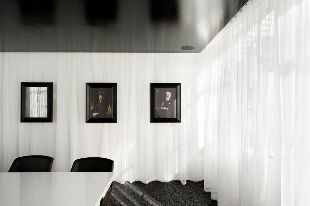 The Research Agency / Jose Gutierrez
