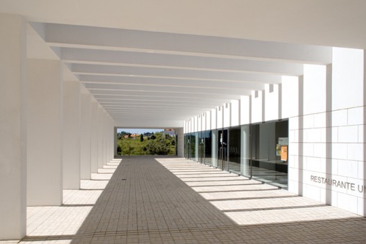 University Canteen and Restaurant / LGLS Architects (9)