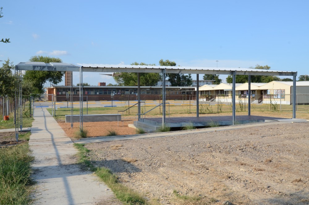 Solar Shade Tree / UH GDBS