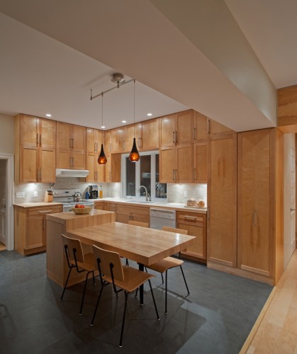 Cedar in Three Textures House / Omar Gandhi (5)