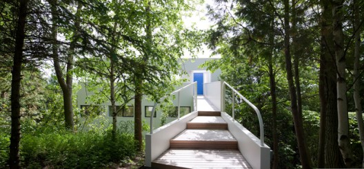 Restoring a Classic: Richard Meier's Douglas House (9)