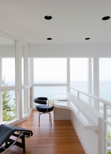 Restoring a Classic: Richard Meier's Douglas House (8)