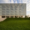 Regional Library and Knowledge Center / Török és Balázs Építészeti Kft. (15) © Tamás Bujnovszky