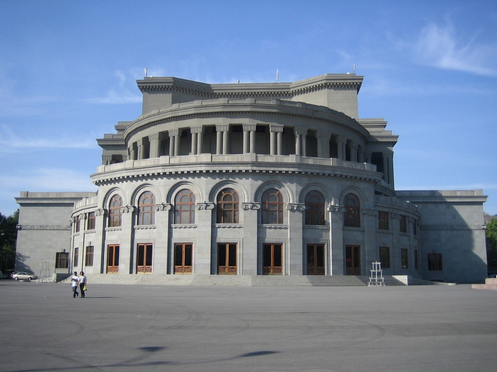 AD Classics: Armenian Opera Theater / Alexander Tamanian