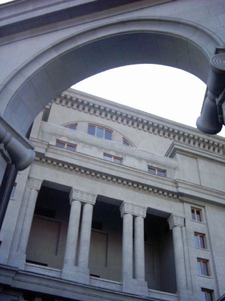 AD Classics: Armenian Opera Theater / Alexander Tamanian