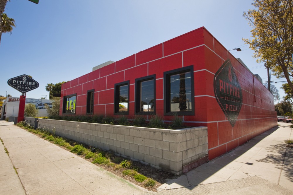 Pitfire Pizza / Bestor Architecture