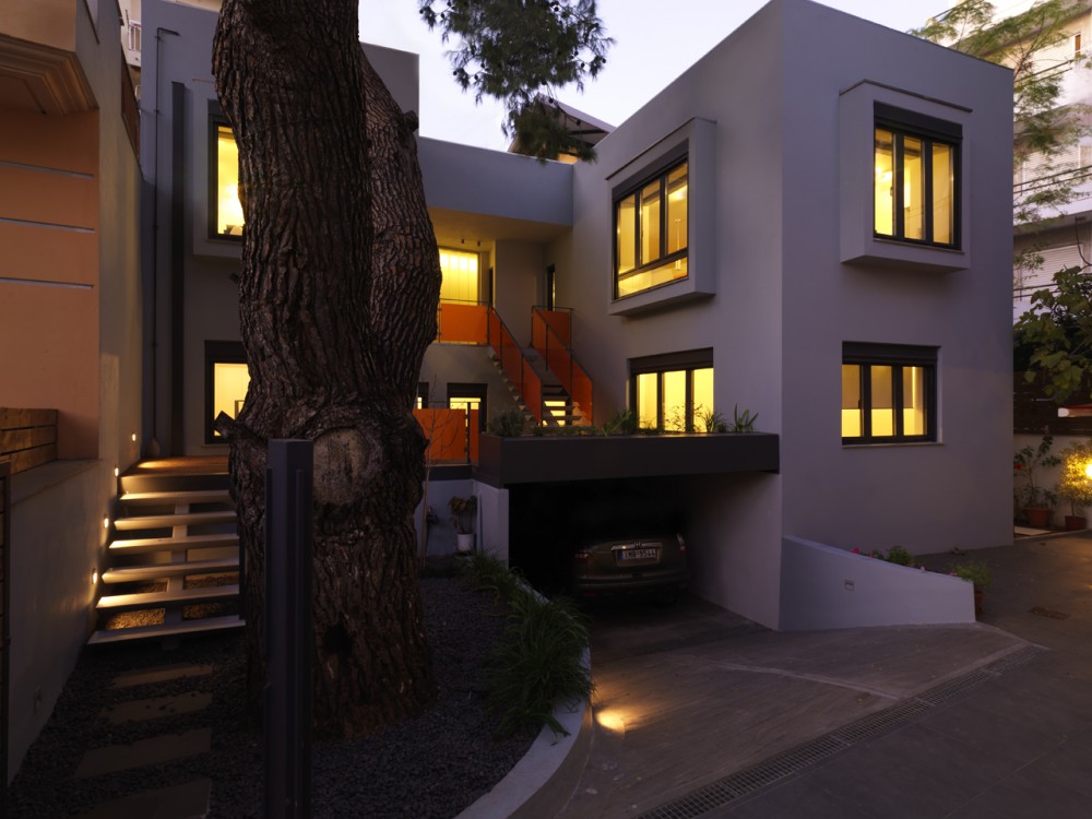 Residence in Aghia Paraskevi / Architects Unfolding + Kiki Kelesidou