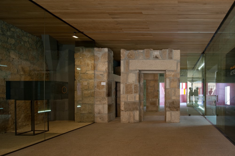 Solar S. Roque Gallery / Manuel Maia Gomes