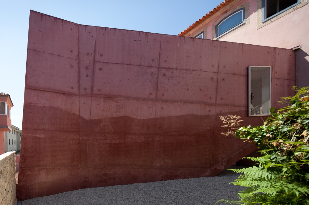 Solar S. Roque Gallery / Manuel Maia Gomes