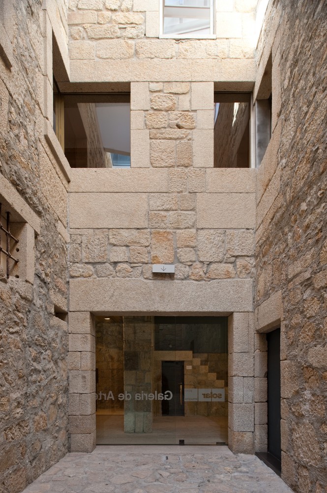 Solar S. Roque Gallery / Manuel Maia Gomes