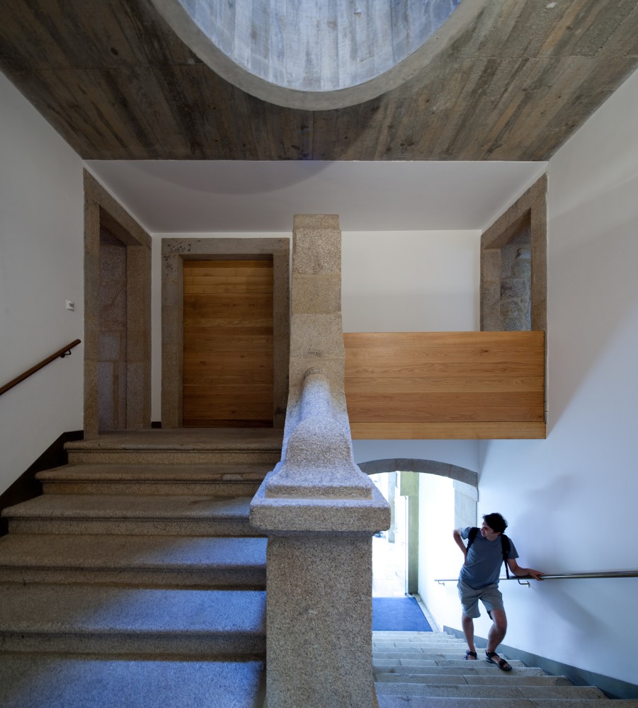 Solar S. Roque Gallery / Manuel Maia Gomes