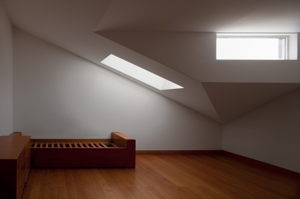 Solar S. Roque Gallery / Manuel Maia Gomes