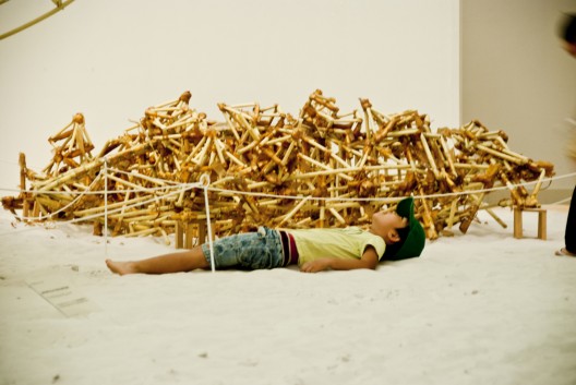 Theo Jansen Exhibition: The Beach Animal That Eats Wind / Theo Jansen with Earthscape (30)