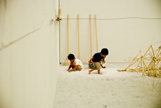 Theo Jansen Exhibition: The Beach Animal That Eats Wind / Theo Jansen with Earthscape (28)