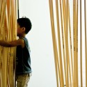 Theo Jansen Exhibition: The Beach Animal That Eats Wind / Theo Jansen with Earthscape (6) © Earthscape/Yusuke Komatsu