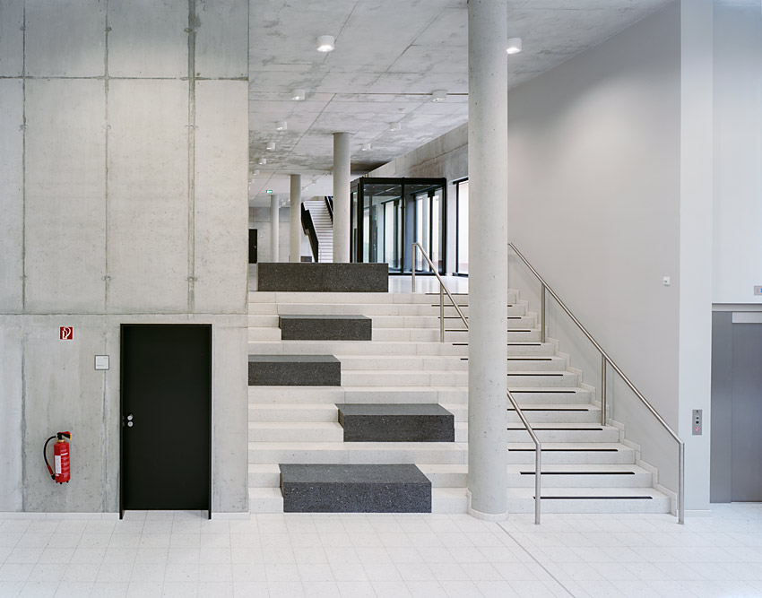 Research & Sports Hall of Humboldt University / Scheidt Kasprusch Architekten