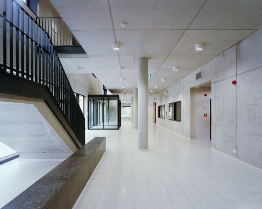 Research Facility for Energy-Efficient Construction / Scheidt Kasprusch Architekten (8)