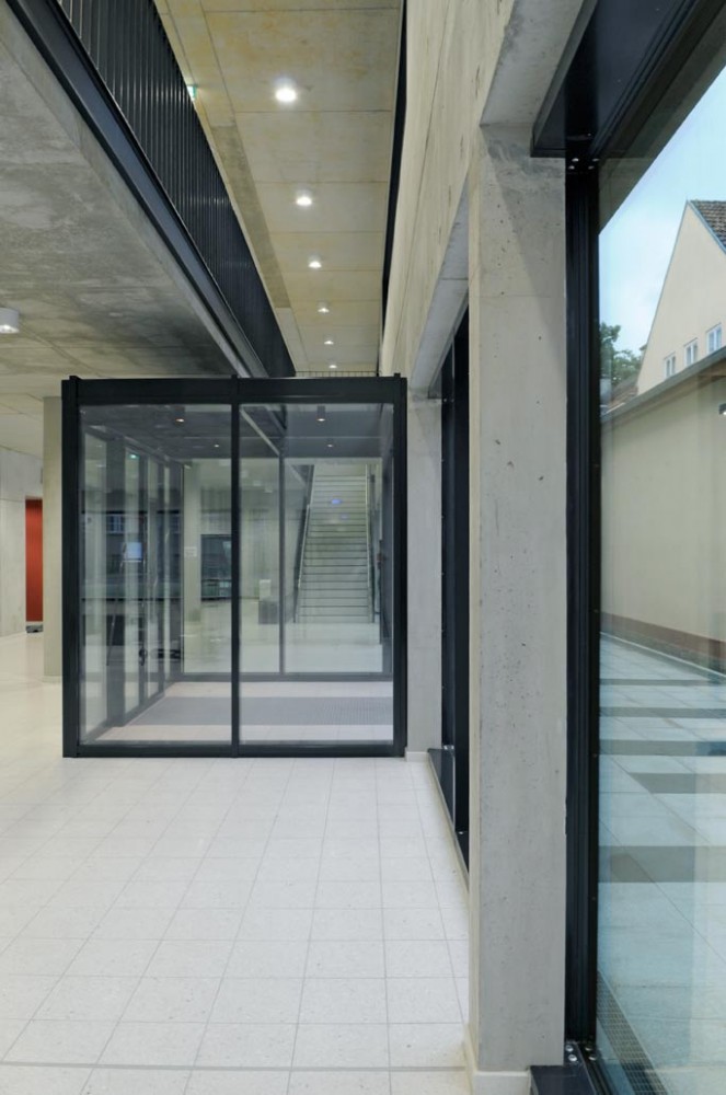 Research & Sports Hall of Humboldt University / Scheidt Kasprusch Architekten
