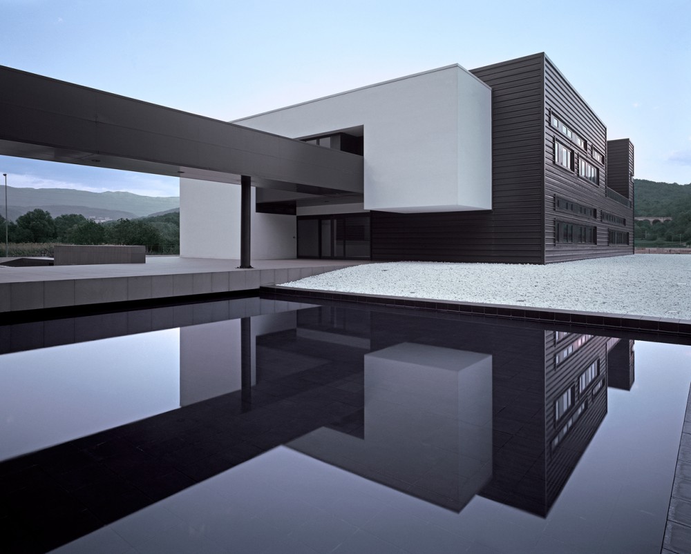 Melfi Headquarters / Medir Architetti