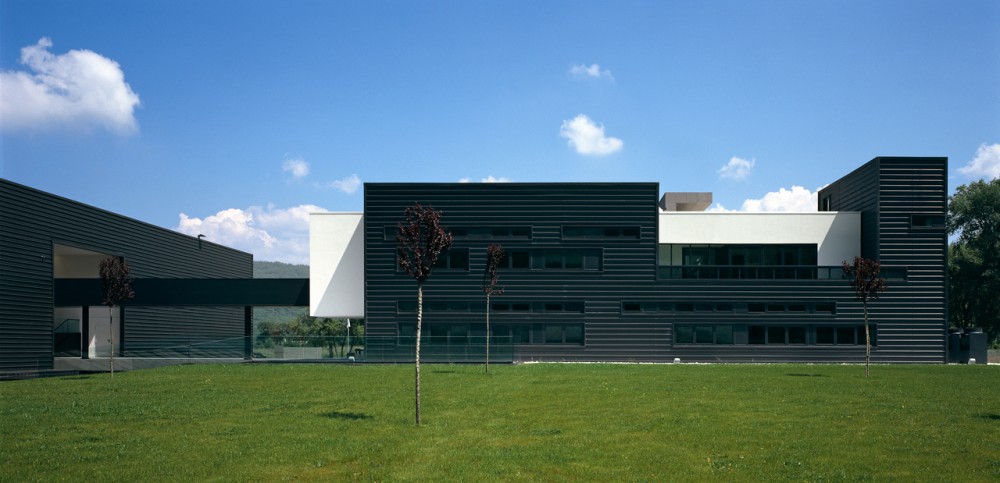 Melfi Headquarters / Medir Architetti