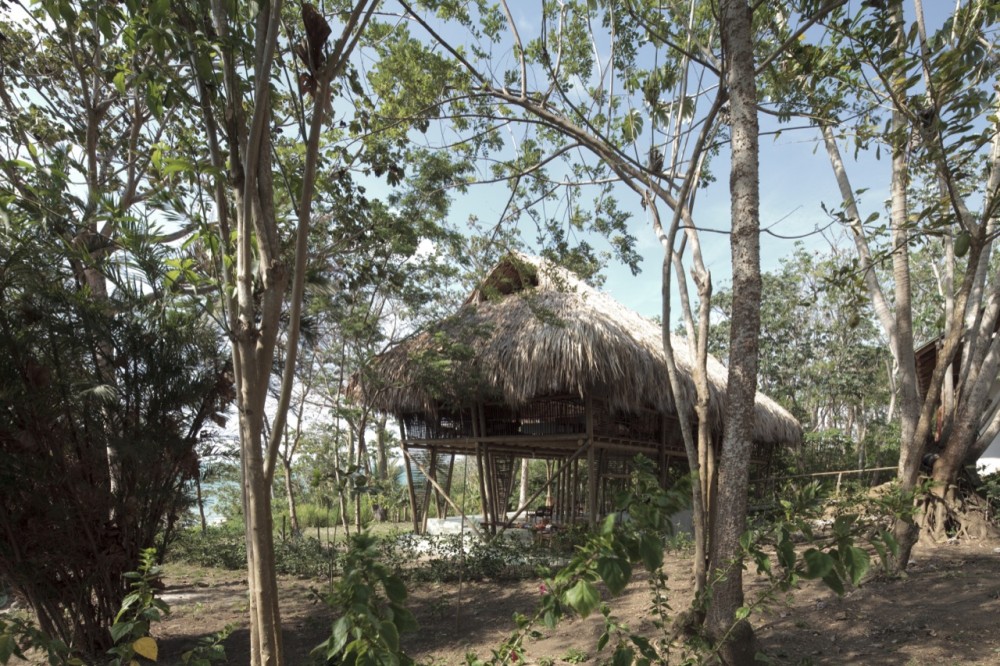 Rio Cedro House / Plan B Arquitectos
