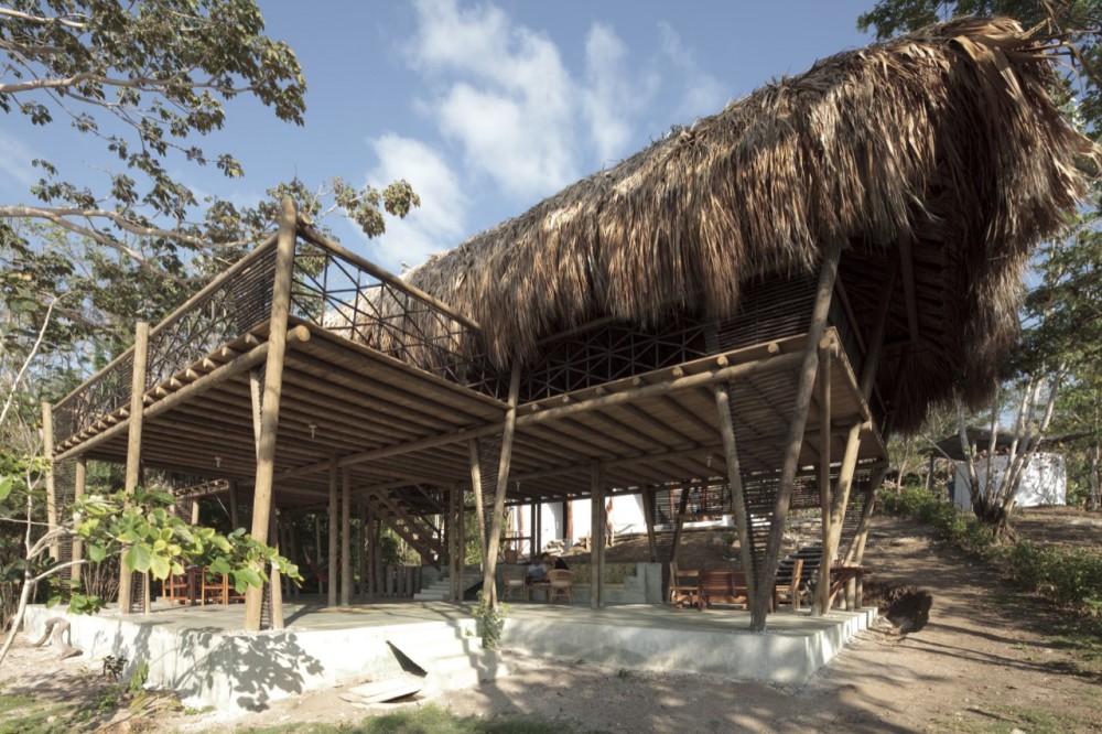 Rio Cedro House / Plan B Arquitectos