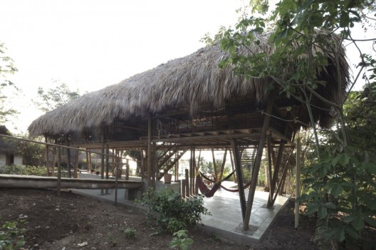 Rio Cedro House / Plan B Arquitectos (21)