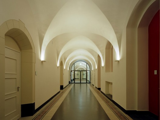 Essener Geschichte House / Scheidt Kasprusch Architekten (1)