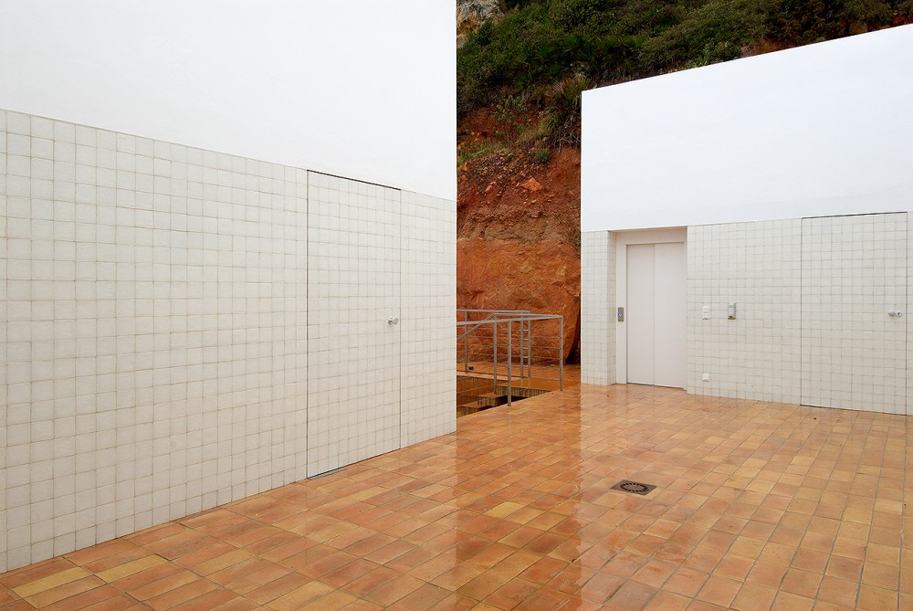 House in Cadiz / Alfonso Alzugaray + Carlos Urzainqui