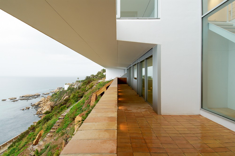 House in Cadiz / Alfonso Alzugaray + Carlos Urzainqui