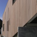 A wood screen for Dinant Road / Corbacreative (3) A wood screen for Dinant Road / Corbacreative (3) © Corbacreative