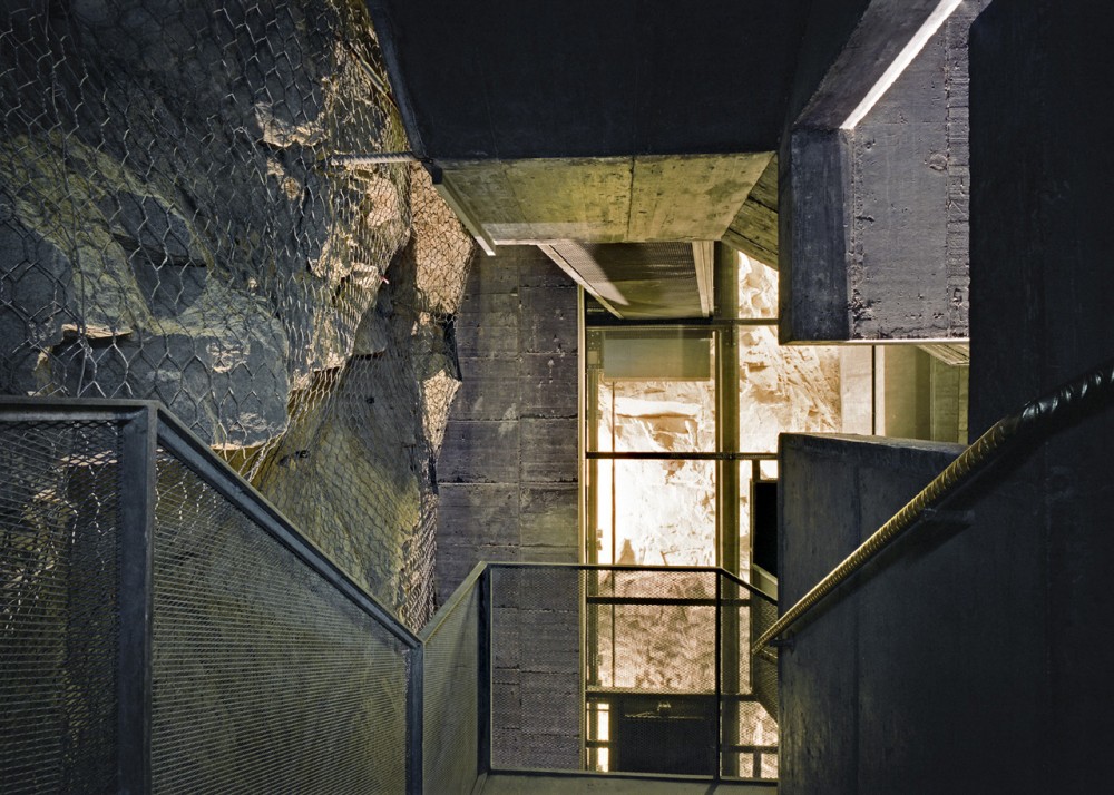 Fortress of Fortezza / Markus Scherer with Walter Dietl