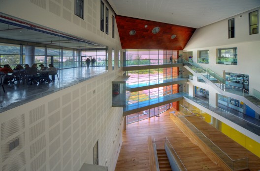 C.P.C Headquarters / Schwartz Besnosoff Architects (6)