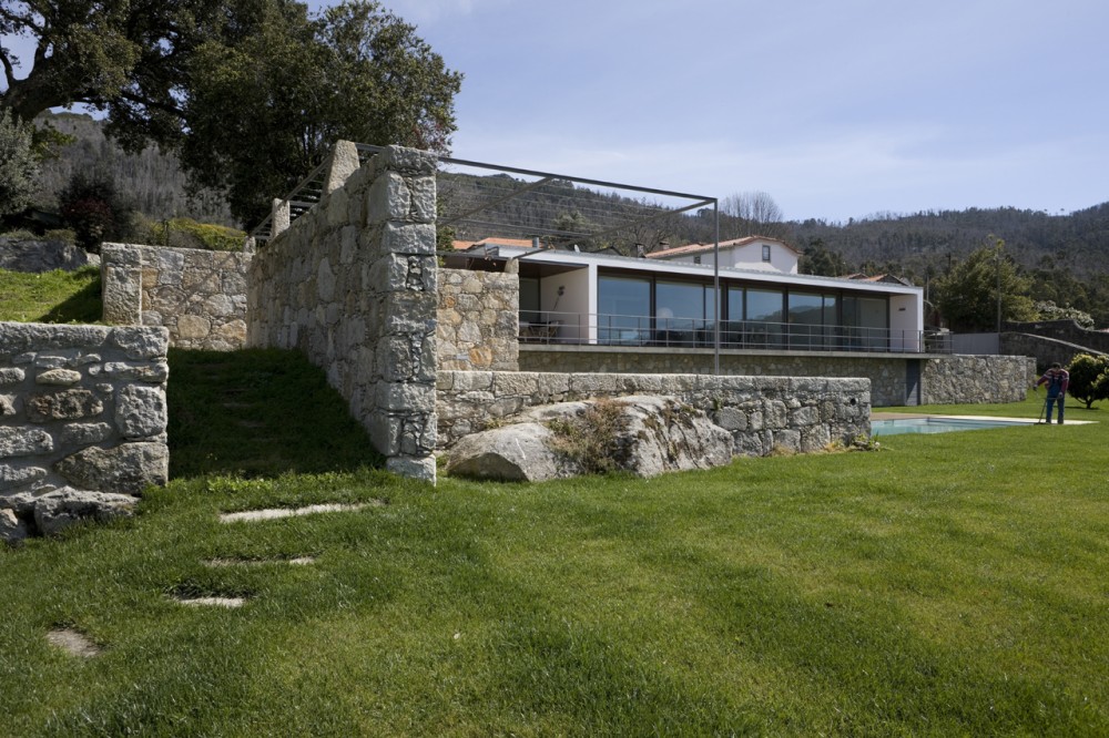 Afife House / Alfredo Resende Arquitectos