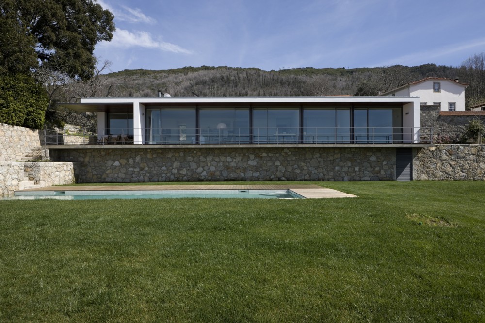 Afife House / Alfredo Resende Arquitectos