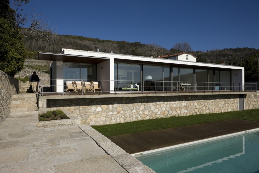 Afife House / Alfredo Resende Arquitectos