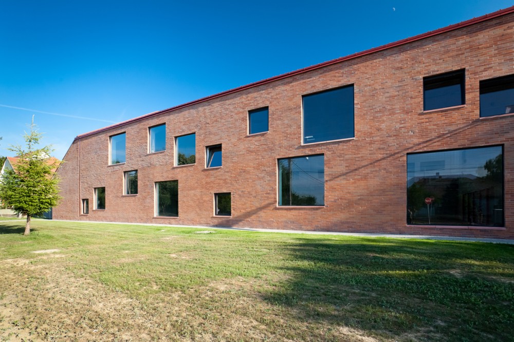 Community Center / MARP + Dévényi és Társa