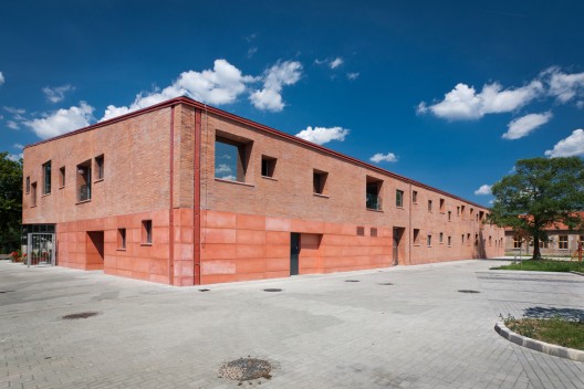 Community Center / MARP + Dévényi és Társa (8)