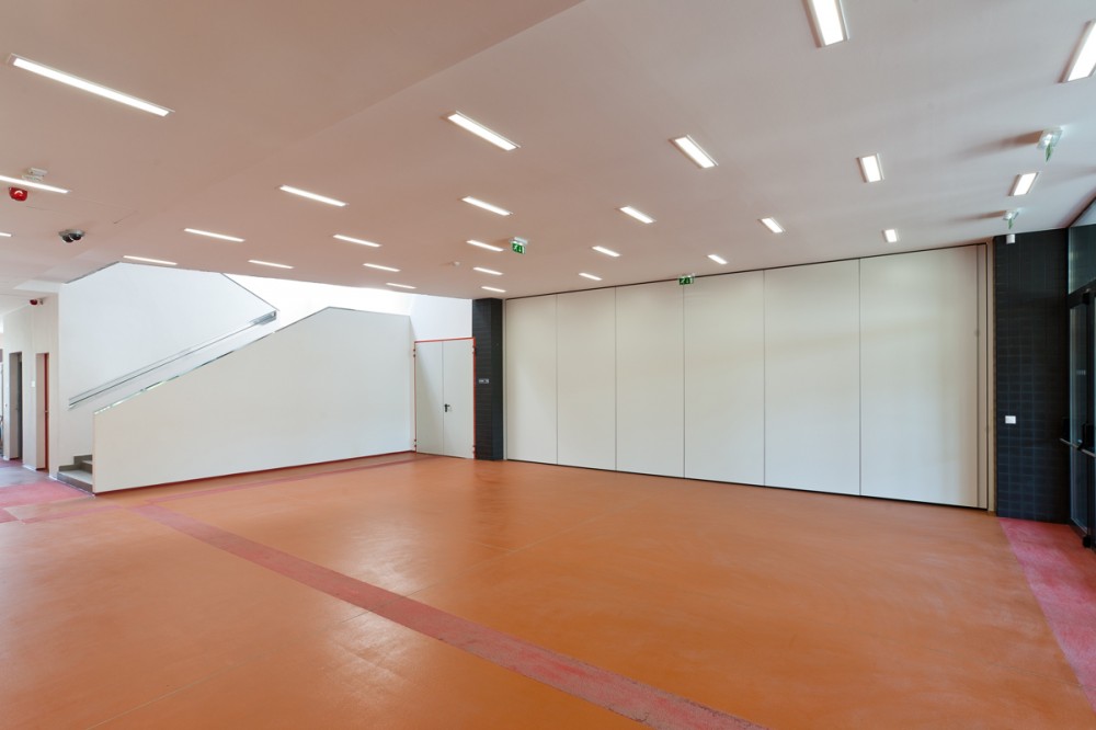 Community Center / MARP + Dévényi és Társa