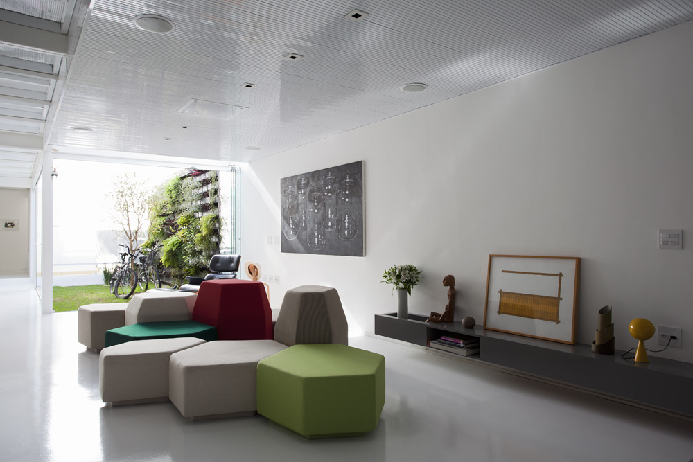 Casa 4×30 / CR2 architecture + FGMF Architects